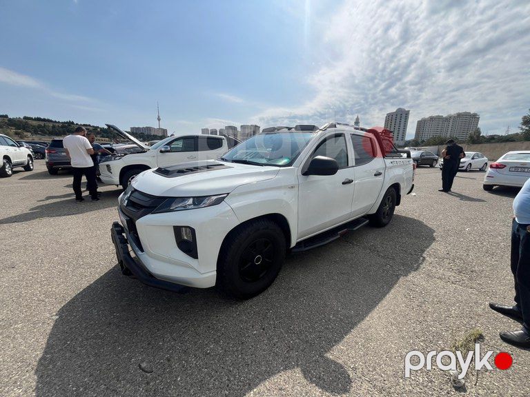 Mitsubishi L200, 2.4 L, 2021 il, 57 000 km — Avtomobillər, Bakı (10)