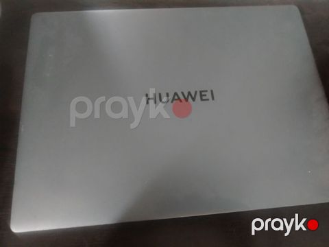 Huawei noutbuk Xüsusiyyətlər: - Korpus: gümüşü rəngli, metala bənzər — Bakı