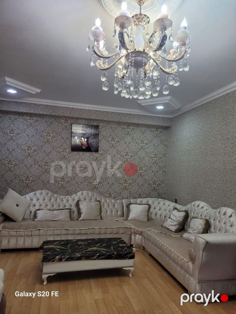 *Dıvan* Qiymət *500 AZN* ölçü *3*2* açılmır baza yoxdu ünvan Həzi — Digah