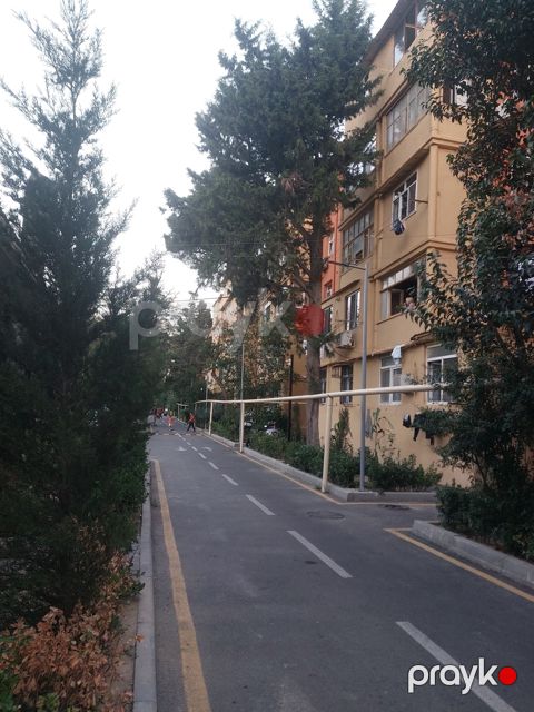 Satılır 3 otaqlı köhnə tikili 68 m² — Bakı