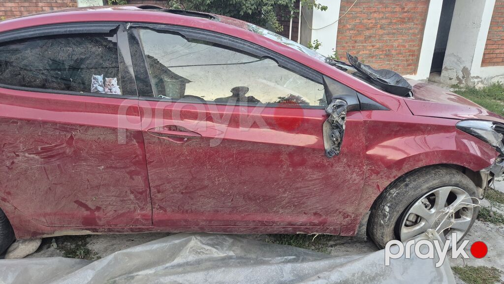 Hyundai Elantra: 1.6 l 2012 il Sedan — Avtomobillər, Xudat (2)