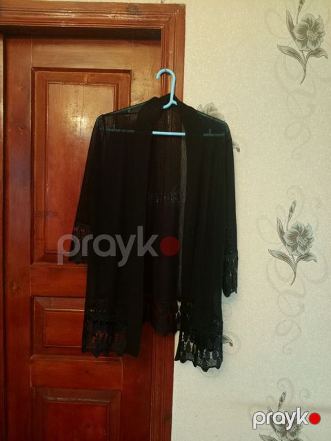 Qara krujeva detallı yüngül kardiqan - Rəng: qara - Model: açıq önlü — Bakı