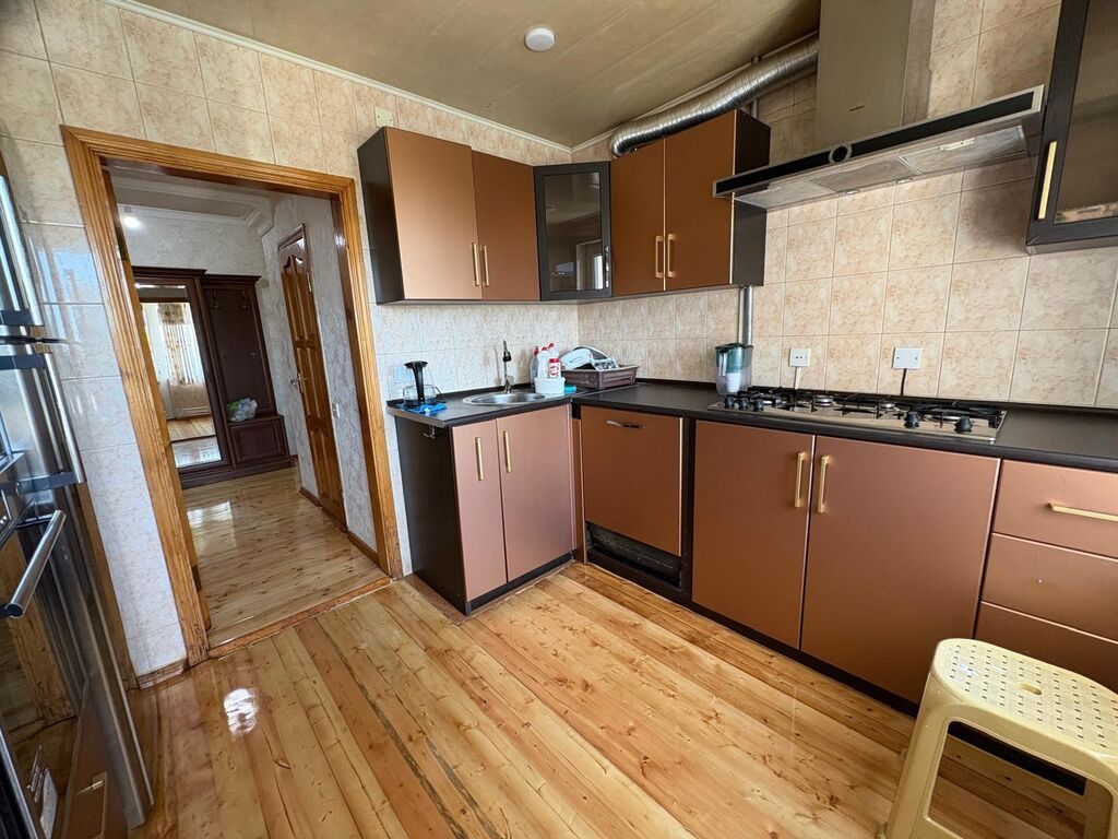 Kiraye ev_tibb unversetine yaxin 9/7 mertebesinde 4 otaqli ev 900 azn — Mənzil, Bakı (4)