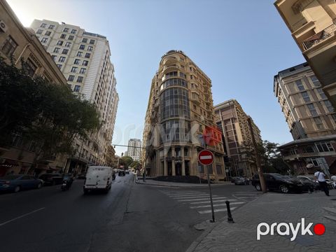 Satılır obyekt 450 m² — Bakı