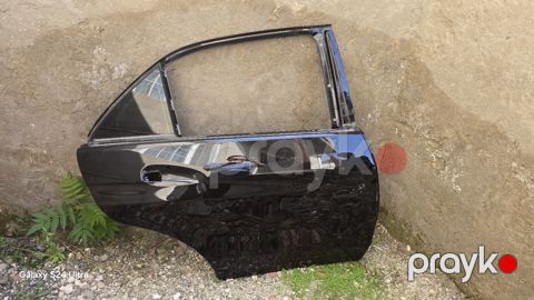 Mercedes qapısı — Bakı