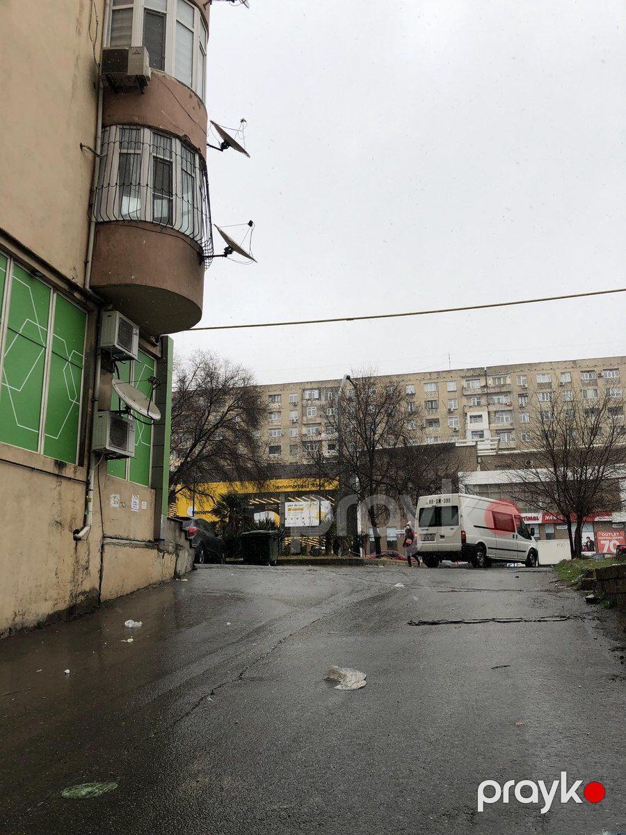 Qaraj icarəyə verilir, Xalqlar Dostluğu m — Garaj, Bakı (10)