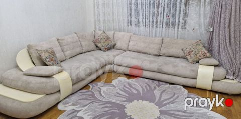 Divan satılır 650₼. açılmır bazası yoxdur. ölçü 3.80/3.20. Ünvan — Digah