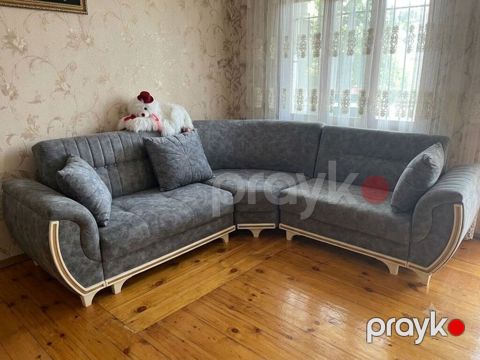 L / divan açılır bazalıdır, təzə kimidir. 400 azn. Dəqiq ölçü — Bakı
