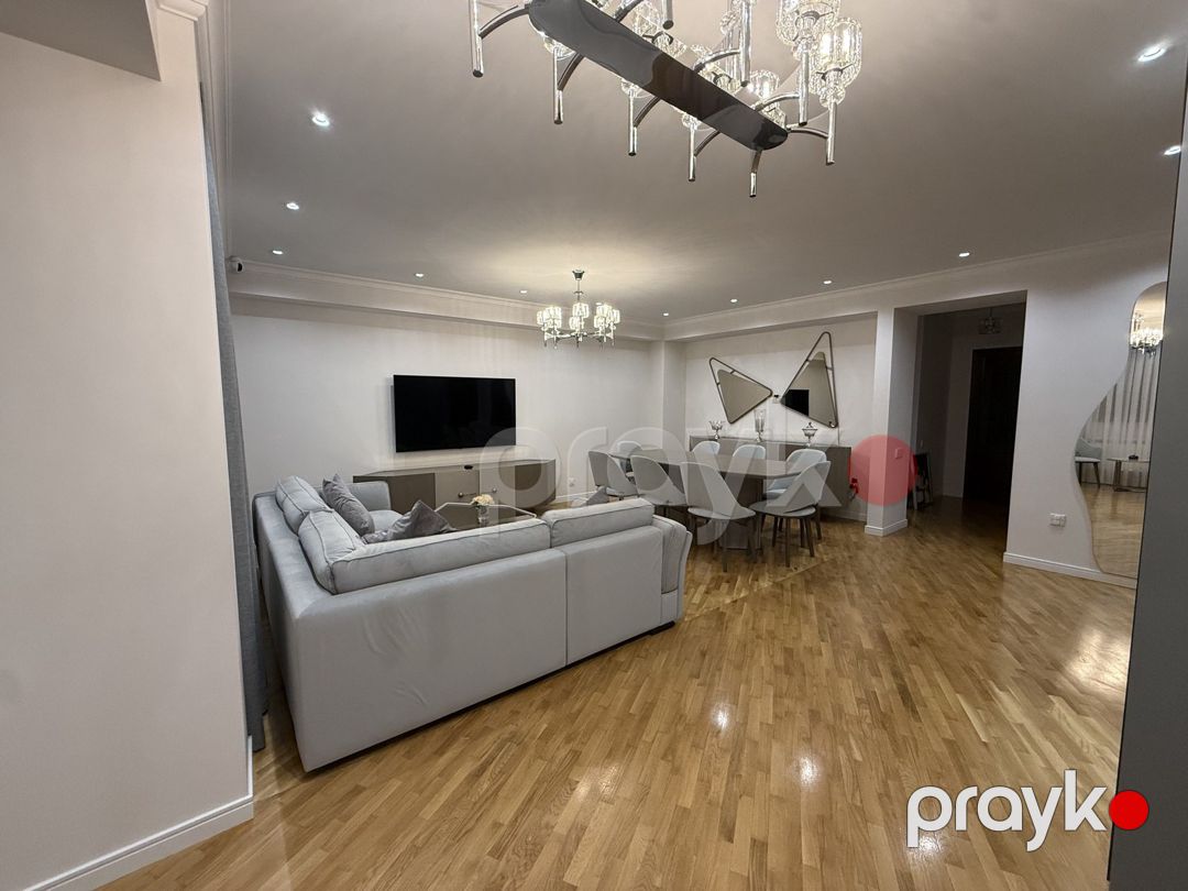 Satılır 4 otaqlı köhnə tikili 120 m² — Mənzil, Bakı (3)