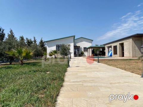 Satılır 4 otaqlı həyət evi/bağ evi 190 m² — Bakı