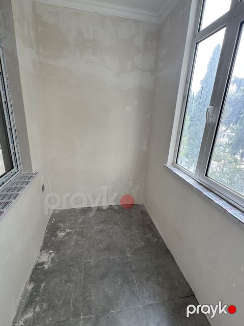 Kiraye 2otagli menzil duz ecemi metrosunun cixisinda shekilede baxa — Bakı