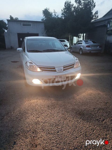 Nissan Tiida, 1.6 L, 2008 il, 305 000 km — Bakı