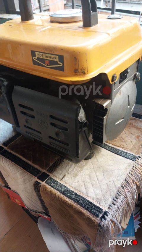 Benzinlə işləyən generator. Bir yaylaq sezonu işləyib. Sonra porşen — Bakı