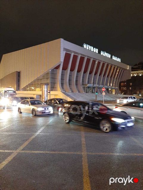 Satılır 2 otaqlı köhnə tikili 65 m² — Bakı