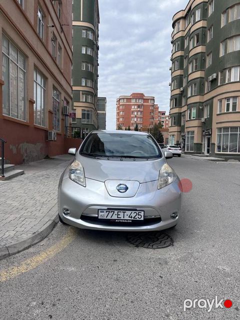 Nissan Leaf, 24 kWh, 2011 il, 177 478 km — Bakı