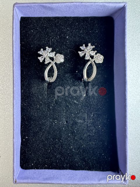 Kiçik sırğa Xuping Jewelry Ağ Bijuteriya ərintisi 15 mm 2026-525232 — Bakı