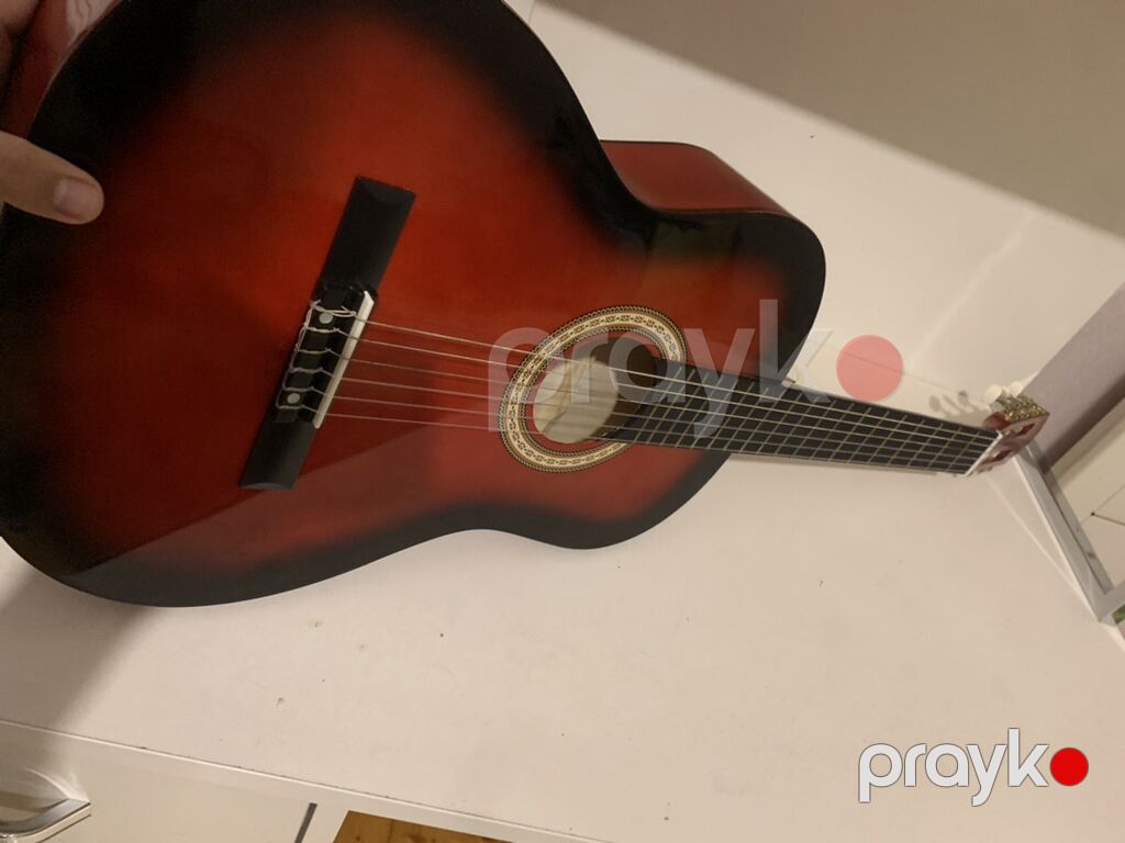 Klassik akustik gitara – hec bir problemi yoxdu pul lazim di — Gitarlar və digər simli alətlər, Bakı (4)