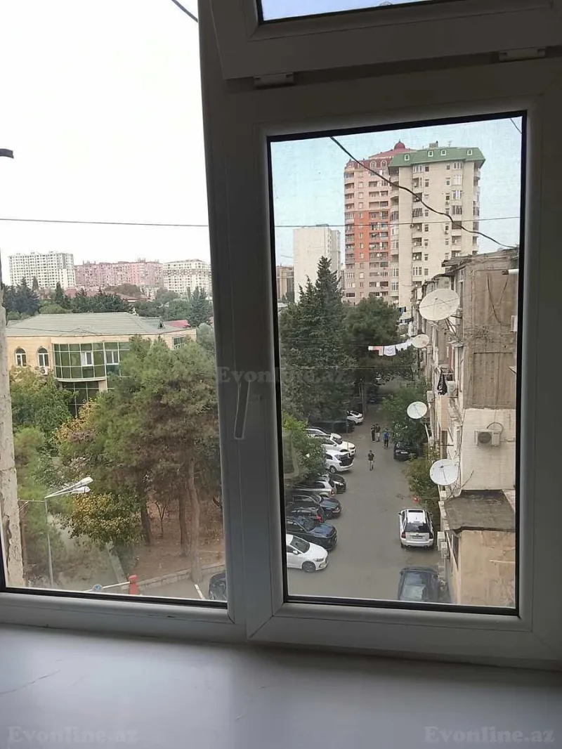 Satılır 1 otaqlı Mənzil Köhnə tikili 35 m² Bakı, Yasamal r., İnşaatçılar m., Yeni Yasamal — Mənzil, Bakı (7)