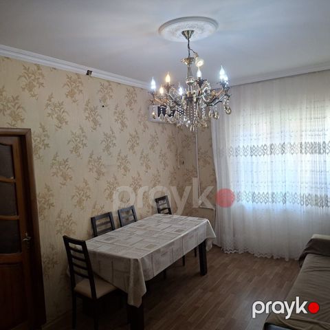 Satılır 4 otaqlı köhnə tikili 95 m² — Bakı