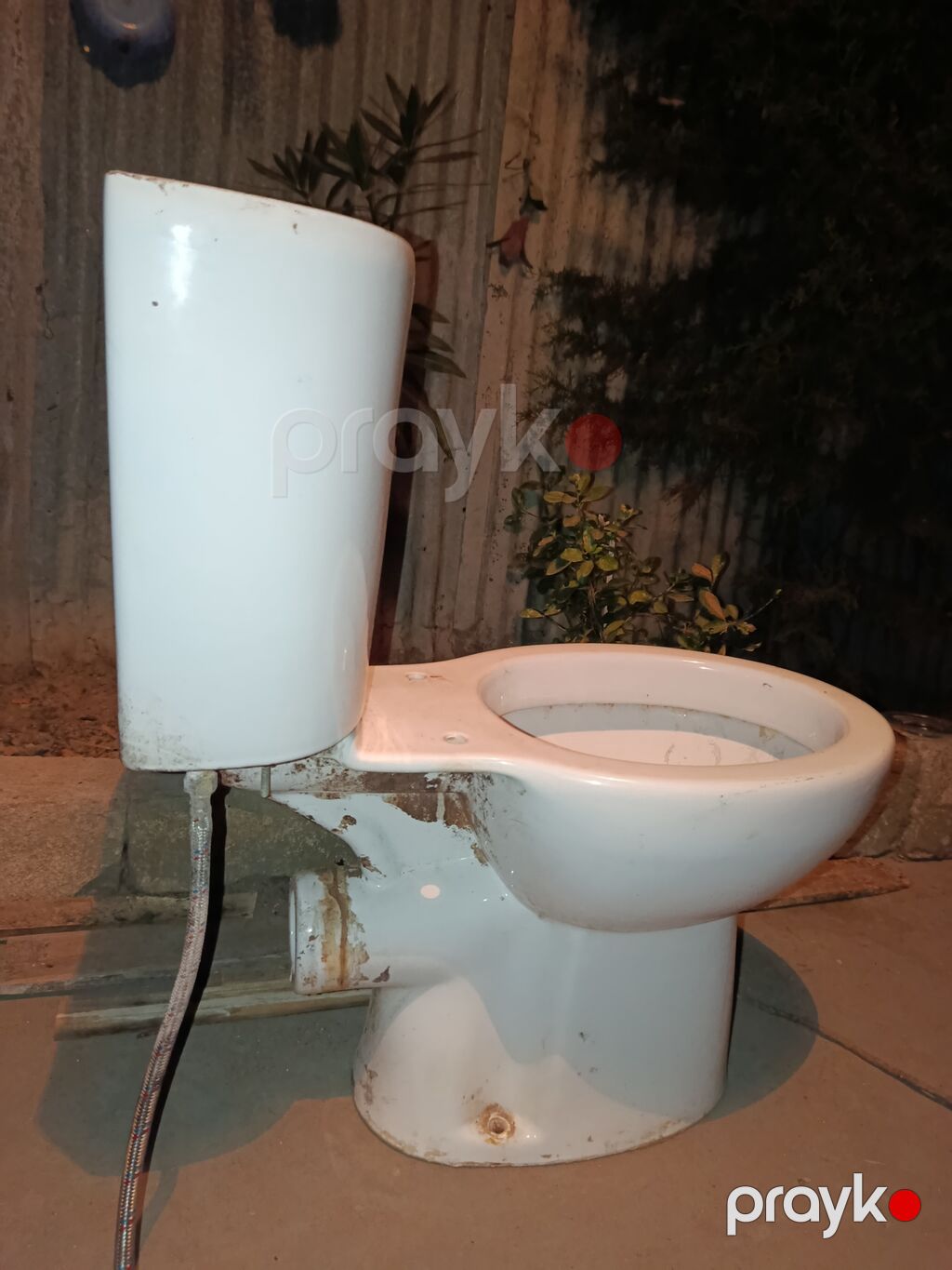 Tualet qabı – rezervuarla birlikdə - Material: keramika, ağ rəng — Tualetlər, Bakı (3)