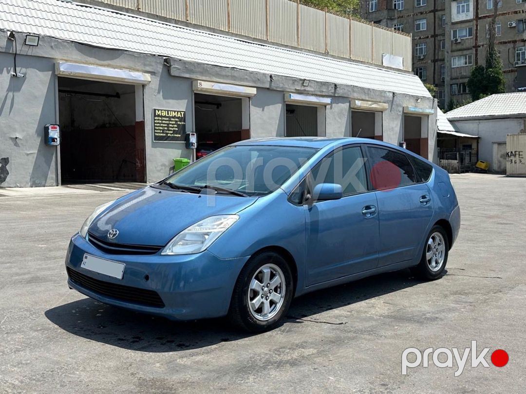 Toyota Prius icarəsi — Avtomobil icarəsi, Bakı (2)