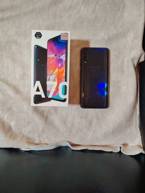 Samsung Galaxy A70, rəng - Qara, İki sim kartlı — Bakı