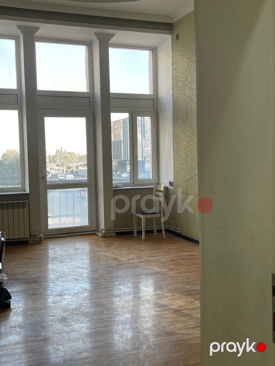 İcarəyə verilir 7 otaqlı köhnə tikili 200 m² — Mənzil, Bakı (12)