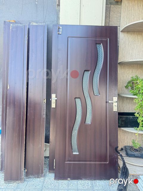 Ağır və bahalı qapıdır satılır — Bakı