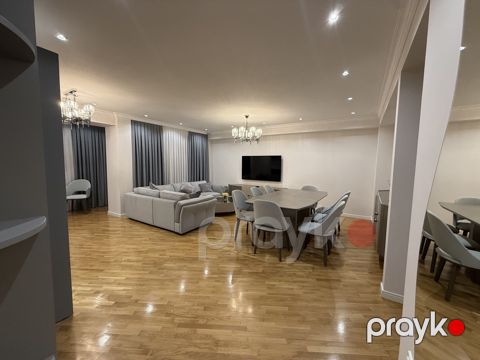 Satılır 4 otaqlı köhnə tikili 120 m² — Bakı