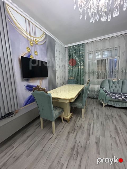 Qonaq otağı üçün, Yeni, Açılmayan, Dördbucaq masa, 8 stul — Digah