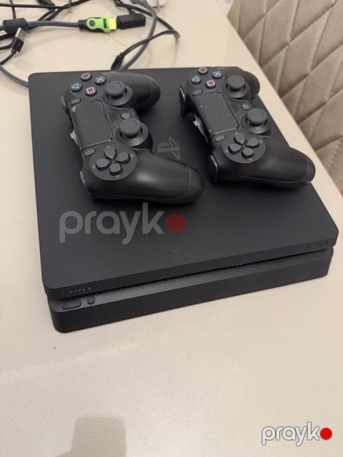 PS4 Slim 1TB — Bakı