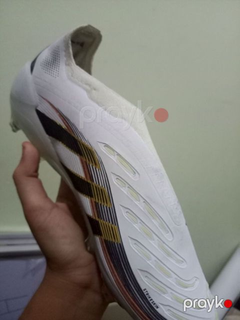 Məhsul: Futbol buferləri (krampon) Brend/model işarələri: adidas — Bakı
