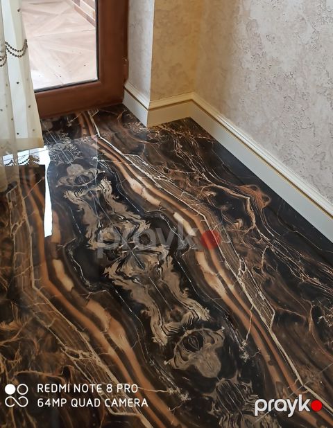 Plintus ustası — Bakı