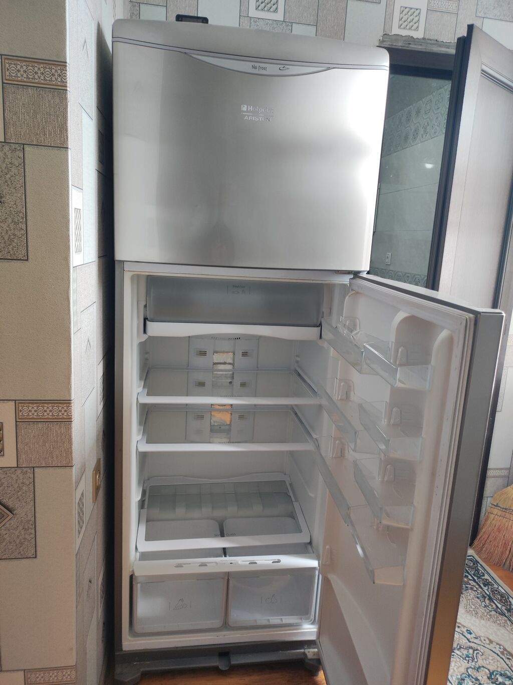 Hotpoint Ariston No Frost ikikameralı soyuducu .İşləmir xarabdi — Soyuducular, Pirəkəşkül