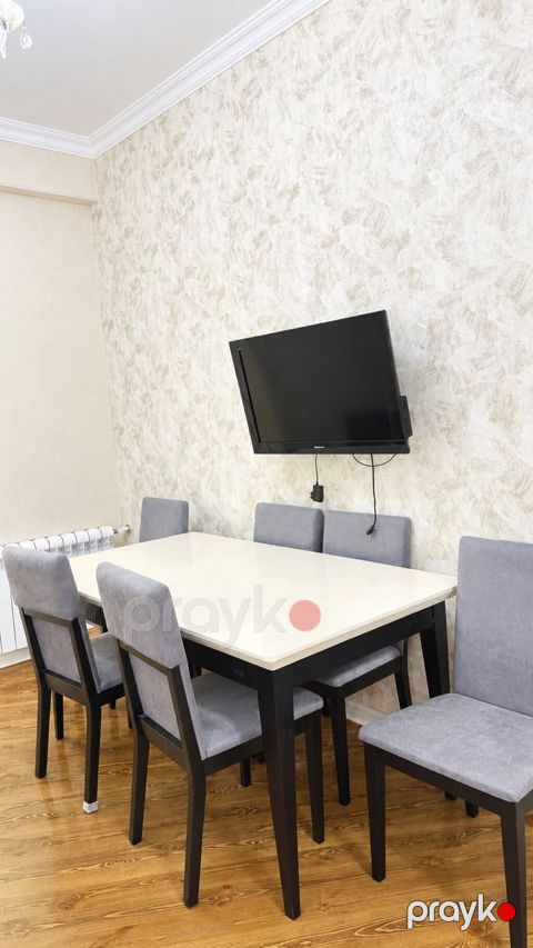 Endirim olundu Saloğlu masa dəsti satılır 500₼. Çox baha — Bakı