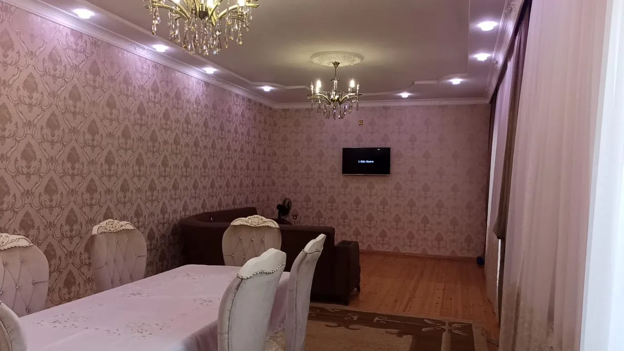 Gəncə, 5 otaqlı Həyət evi satılır - 220 m², 2 mərtəbə, 5 sot — Ev, villa, Gəncə (7)