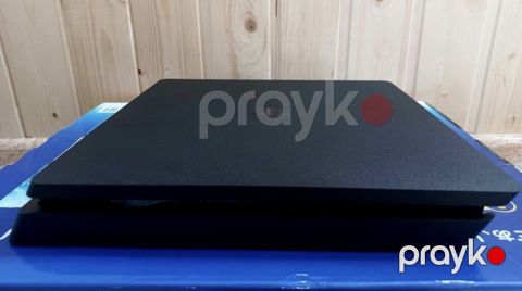 Heç bir problemi yoxdur 500gb PS4 slim Üstündə 1 joystick həddiyə — Bakı