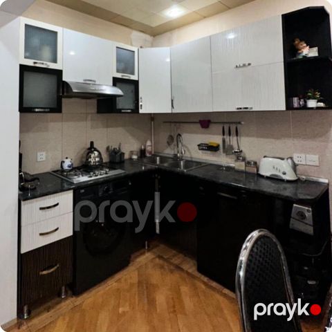 Mətbəx mebeli satilir 250 azn Uzerinde qaz+moyka +aspirtor verilir — Bakı