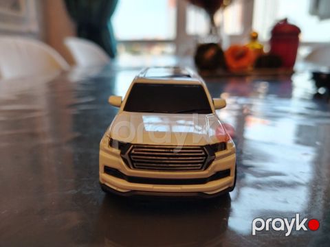 Əl işi Metal oyuncaq SUV avtomobil modeli - Korpus: ağ rəng, qara dam — Bakı