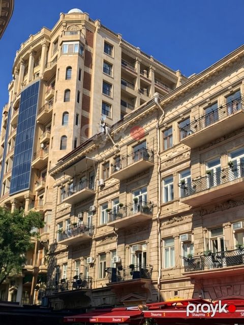 Satılır 3 otaqlı yeni tikili 160 m² — Bakı