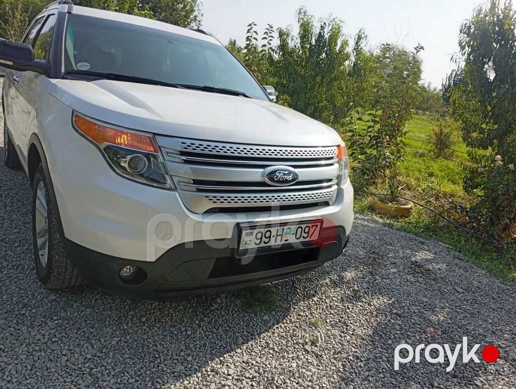 Ford Explorer – ağ rəngli, 7 yerlik tam ölçülü SUV. Texniki və daxili — Avtomobillər, Göyçay (3)