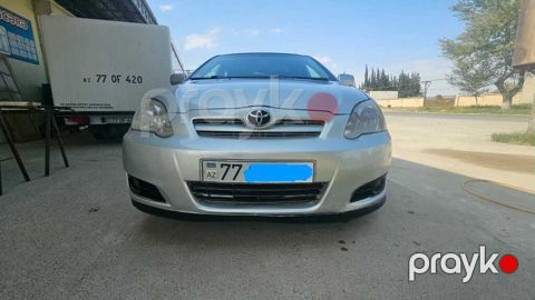 Toyota Corolla, 1.4 L, 2004 il, 270 000 km — Salyan
