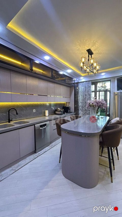 İcarəyə verilir 3 otaqlı yeni tikili 200 m² — Bakı