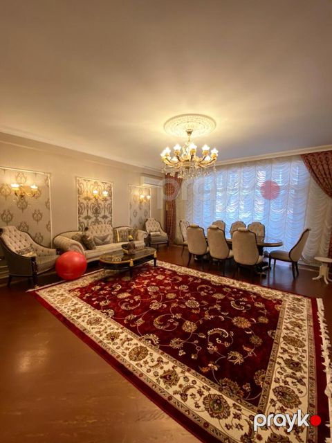 Satılır 4 otaqlı yeni tikili 210 m² — Bakı