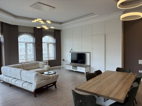 İcarəyə verilir 4 otaqlı yeni tikili 235 m² — Bakı