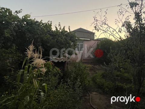 Satılır: həyəti olan fərdi yaşayış evi - Torpaq sahəsi: həyətyanı bağ — Bakı