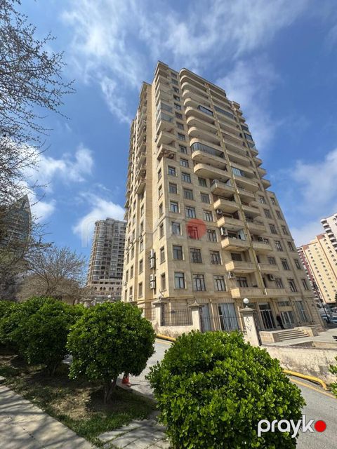 Satılır 5 otaqlı yeni tikili 220 m² — Bakı