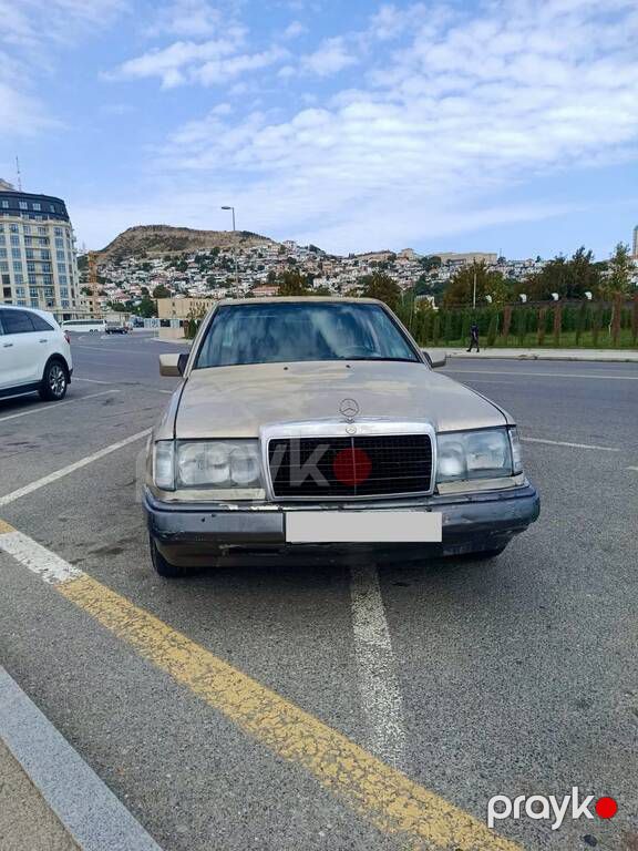 Mercedes E 220, 2.2 L, 1993 il, 350 000 km — Avtomobillər, Bakı (4)