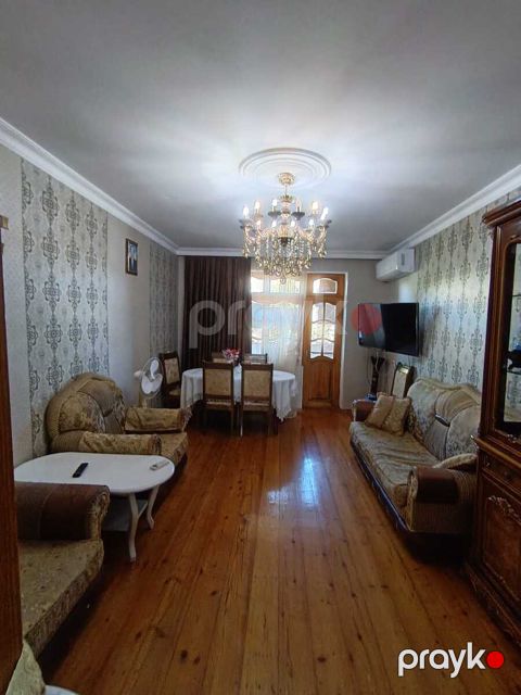 Satılır 3 otaqlı köhnə tikili 74 m² — Bakı