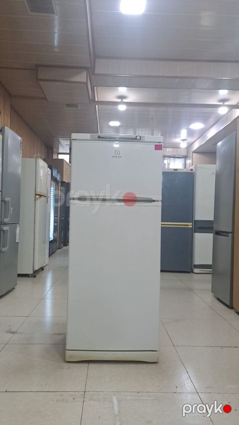 Indesit iki qapılı soyuducu - Üst qapı – dondurucu bölmə, tənzimlənən — Digah